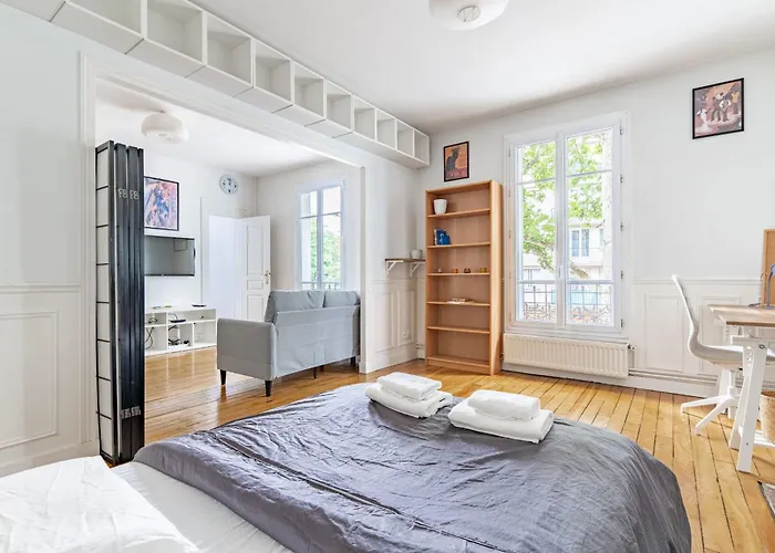 Stunning Parkview Close To Paris